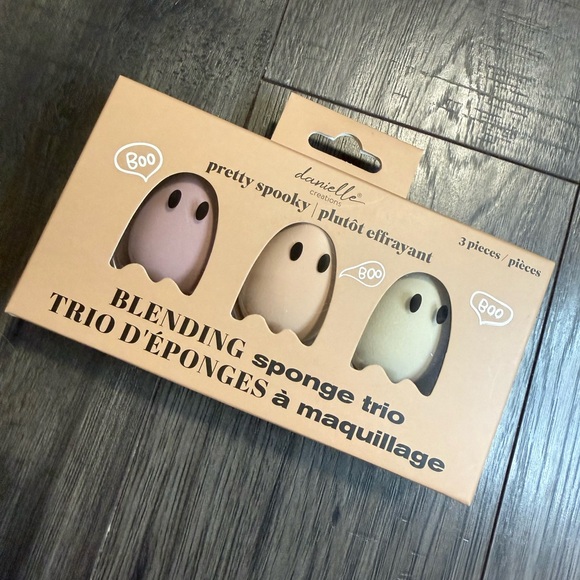 Makeup Bundle - Picture 2 of 13